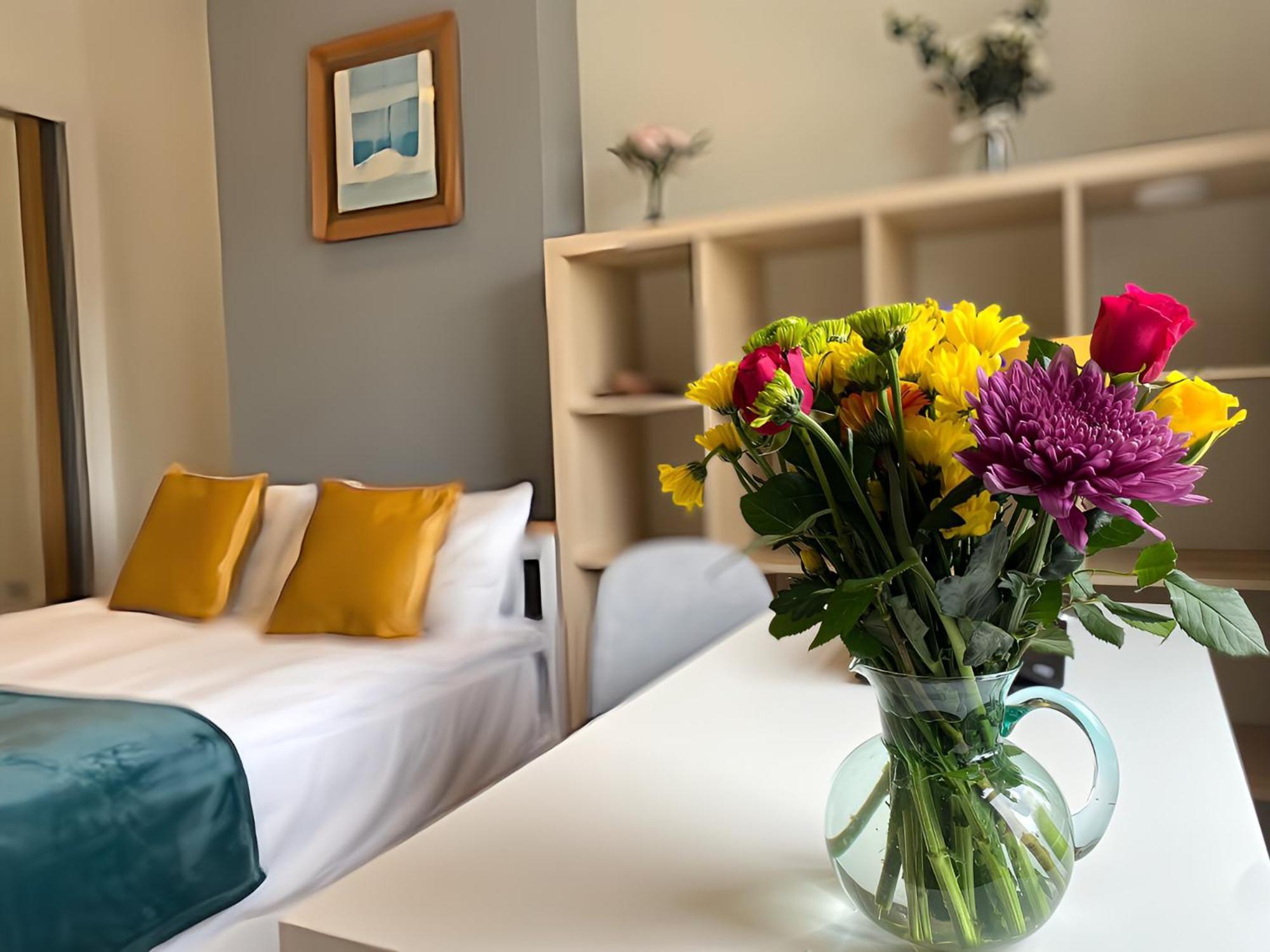 Cambridge Stays Diamond 2Br Apartment-Central-Parking-Walk To City & Train Station المظهر الخارجي الصورة