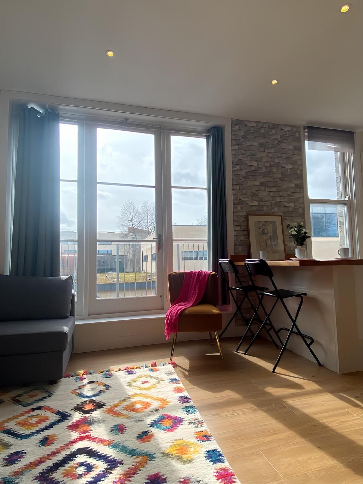 Cambridge Stays Diamond 2Br Apartment-Central-Parking-Walk To City & Train Station المظهر الخارجي الصورة